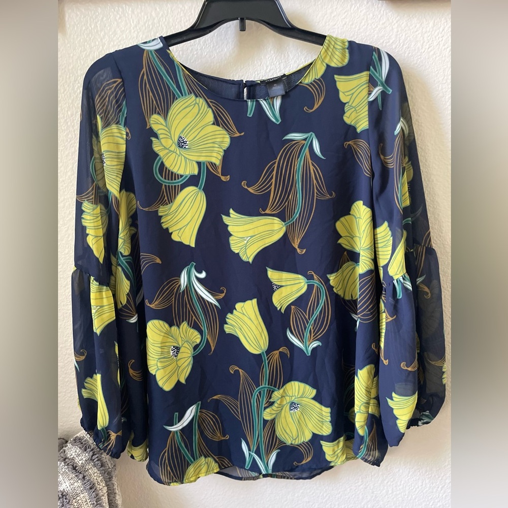 Ann Taylor factory  navy blue and yellow, long sleeve blouse. XL EUC